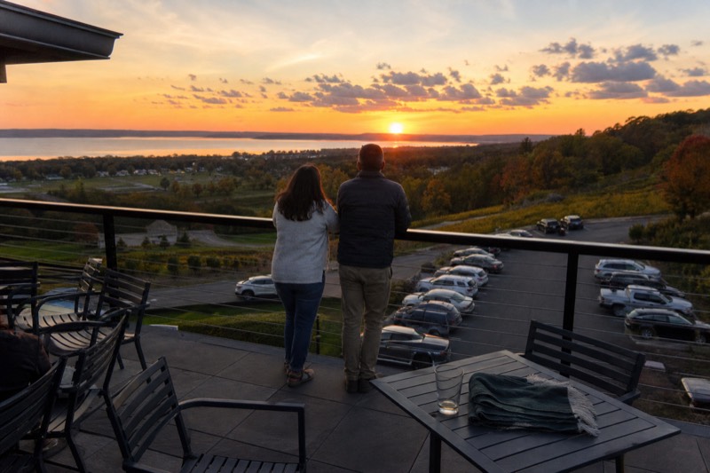 4-Hour Traverse City Sunset Wine Tour: 3 Wineries on Old Mission Peninsula